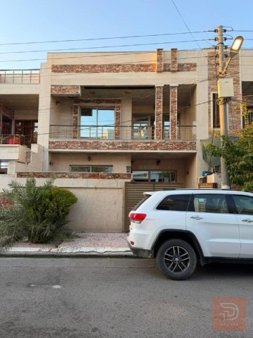 بيت طابقين في حي فرمانبران للبيع في أربيل