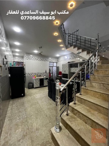 مشتمل ثلاث طوابق مساحة 100 متر للبيع في بغداد