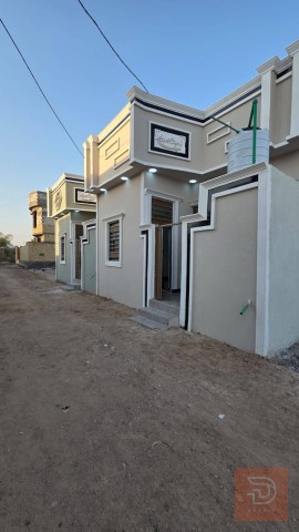 ثلاث دور سكن مساحة 100 م للبيع في البصرة