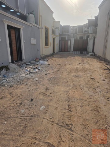 دار سكن طابقين 100 متر للبيع في البصرة