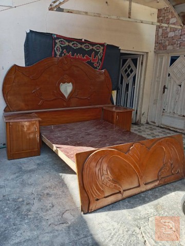 ميز مرايه مع جربايه وزاويه تسكام للبيع في واسط