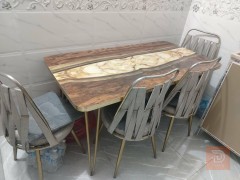 ميز طعام صاج نظيف مستعمل للبيع في بغداد