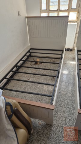 سرير نفر للبيع في بغداد