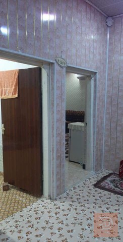 بيت تجاوز غرفتين وهول ومطبخ مستعمل للبيع في صلاح الدين
