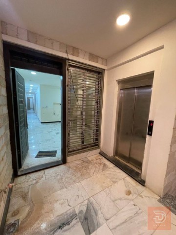 شقة مجهزة بالكامل في حي الجامعة 150 متر للايجار في بغداد