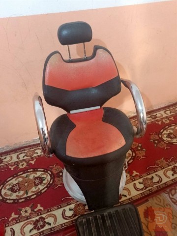 كرسي حلاقة للبيع في واسط