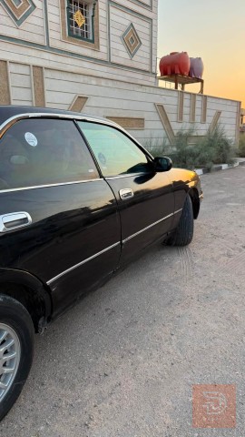 سيارة بطة فصل لون أسود مستعمل للبيع في البصرة