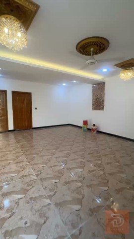 بيت طابقين مساحة 200 متر للبيع في البصرة