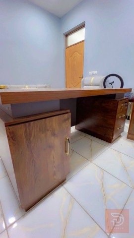 ميز ملحقين مستعمل للبيع في بغداد
