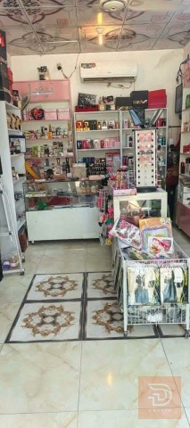 محل كوزمتك متكامل وجاهز للعمل للبيع في كربلاء المقدسة