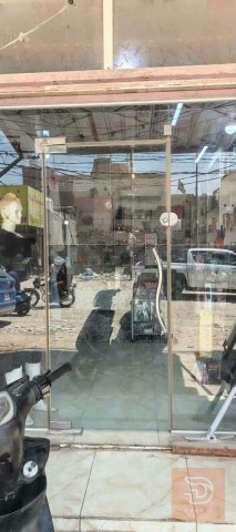 محل كوزمتك متكامل وجاهز للعمل للبيع في كربلاء المقدسة