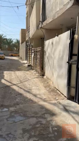 دار 100 متر في الشرطة الخامسة للبيع في بغداد