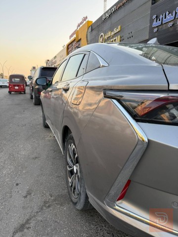 فينك شاين 2023 رصاصي للبيع في البصرة