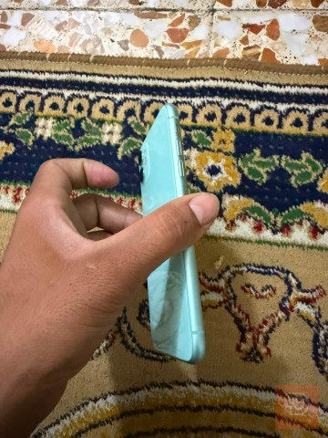 ابل ايفون 11 عادي لون مميز أزرق للبيع في بغداد
