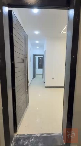 شقة طابق ثاني فول ديلوكس جديد للايجار في بغداد