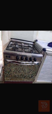 طباخ نظيف جداً مستعمل للبيع في بغداد