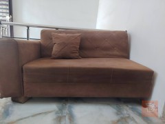 طقم تخم مكسورة إحدى أرجله مستعمل للبيع في بغداد
