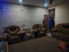 دار في حي الحكيم مساحة 200 متر للبيع في صلاح الدين