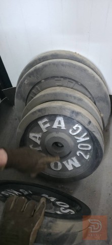 جهاز رياضي وزن ثقيل مع ملحقات مستعمل للبيع في بغداد