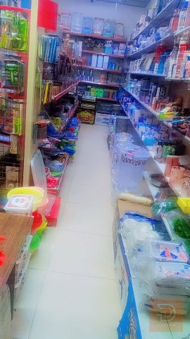 محل تجاري كامل مع محتويات مستعمل للبيع في بغداد