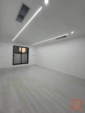 بيت في مجمع اشتي 1 محدث بالكامل للبيع في أربيل