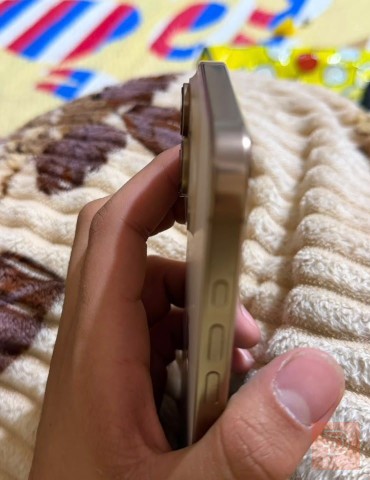 ابل ايفون 16 ضهره مكسور مستعمل للبيع في النجف الأشرف