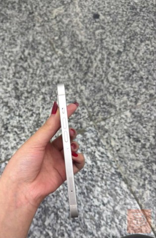 هاتف بذاكرة 128 غيغا للمقايضة في بغداد
