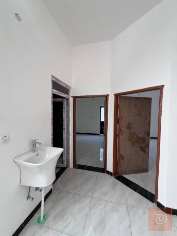 دار سكن بناء حديث 100م للبيع في البصرة