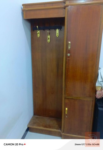 غرفة نوم خشبية مع مرتبة للبيع في واسط