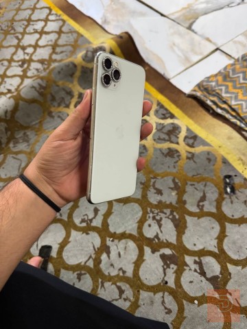 ايفون 11 Pro Max ذاكرة 256GB white للبيع في بغداد