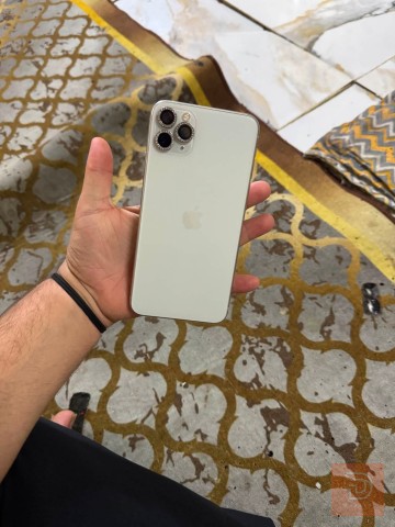 ايفون 11 Pro Max ذاكرة 256GB white للبيع في بغداد