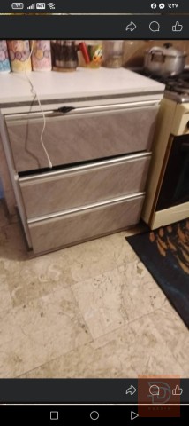 كاونتر وميز مع ضرر بالظهر مستعمل للبيع في بغداد