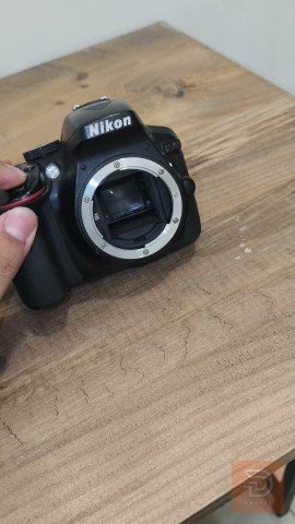 نيكون d5300 مستعمل للبيع في كربلاء المقدسة