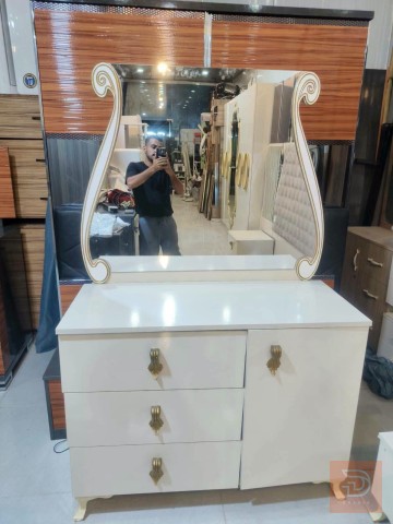 غرفة نوم 8 قطع خشب ثقيل تركي جديد للبيع في أربيل
