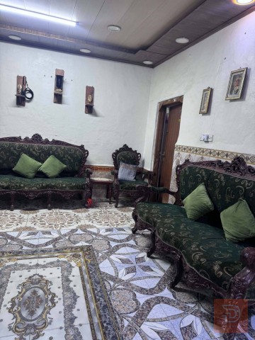 تخم دمشي خشب زان عشر مقاعد مستعمل للبيع في بغداد