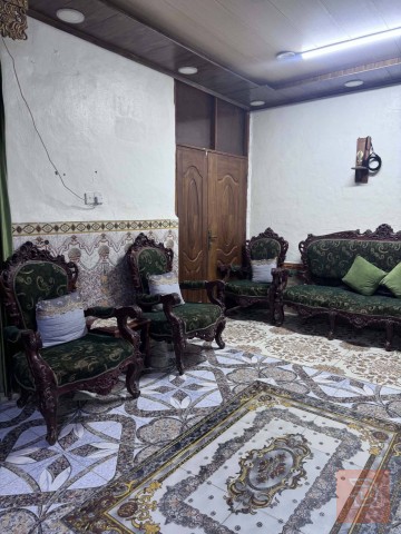 تخم دمشي خشب زان عشر مقاعد مستعمل للبيع في بغداد