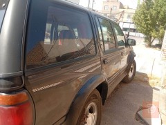 فورد اكسبلور موديل 96 للبيع في بغداد
