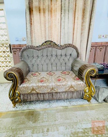 تخم ملكي 10 مقاعد لون أسود اسود للبيع في بغداد