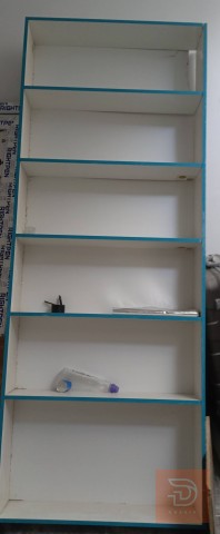 رفوف جديدة للبيع في بغداد