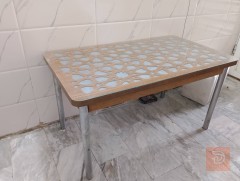 ميز طعام نظيف مستعمل للبيع في بغداد