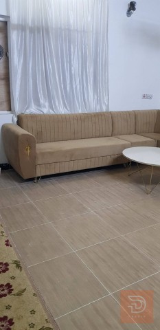 ميز ناوراسته للبيع في السليمانية