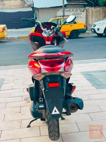 هوندا دراجة PCX جيل اول ياباني للبيع في بغداد