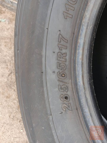 زوج تايرات حجم 17/65/285 مستعمل للبيع في المثنى