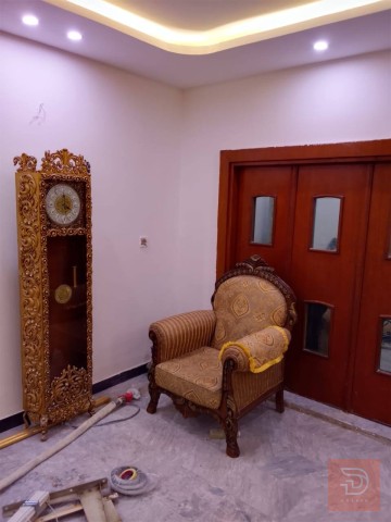 مطلوب تخم ١٠ مقاعد نظيف مستعمل في بغداد