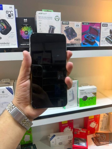Apple iPhone 11 pro max white للبيع في بغداد