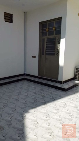 دار مساحة 200 متر للبيع في ديالى