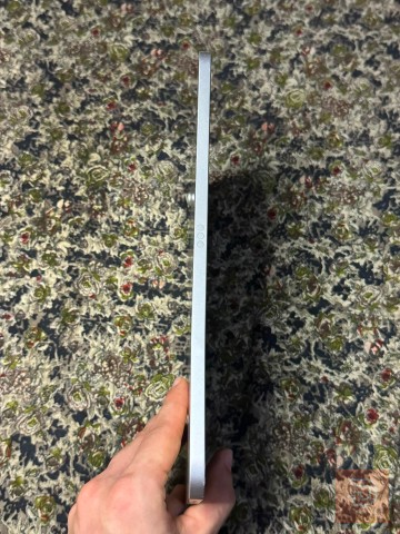 iPad 10 سعة 256GB مستعمل للبيع في بغداد