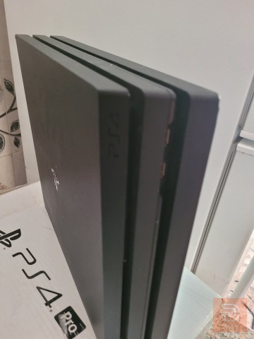 PS4 Pro مستعمل للبيع في كربلاء المقدسة