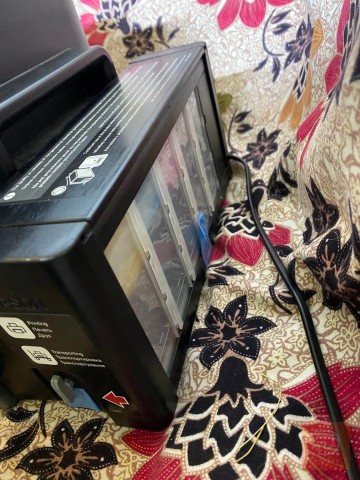 طابعة Epson L1300 ملون وعادي مستعمل للبيع في بغداد
