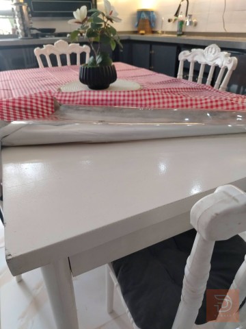ميز طعام خشب بلوك الطول ١٦٠ والعرض ٩٠ للبيع في ذي قار